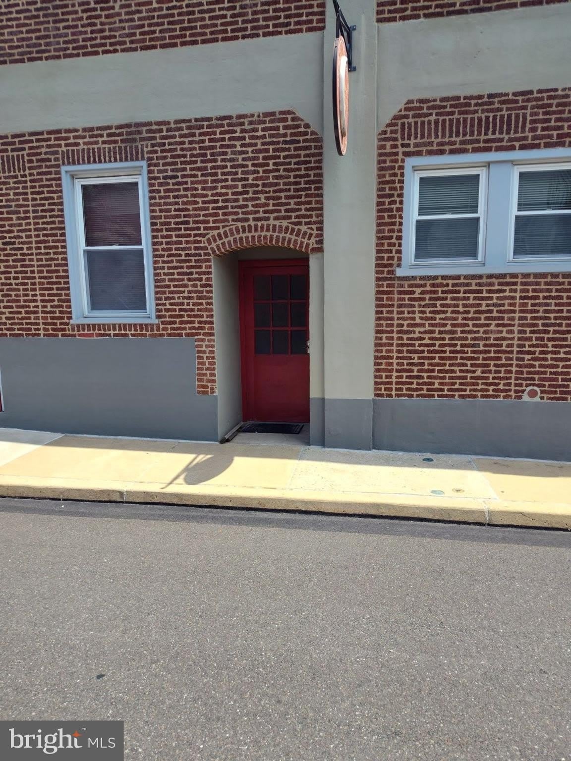 15 S 6TH Street – photo 2