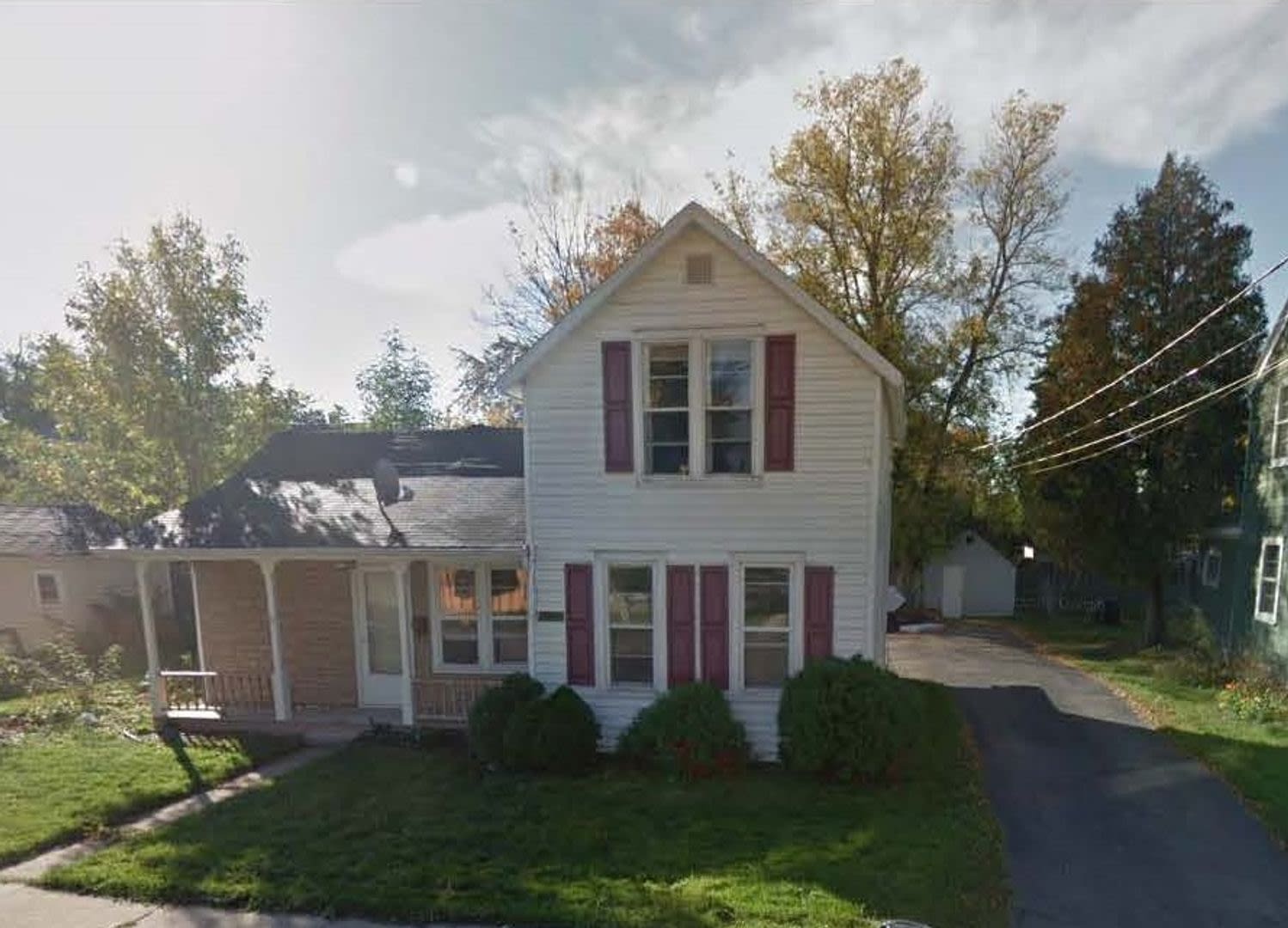 FOR RENT: Recently renovated home in Neenah! – photo 1