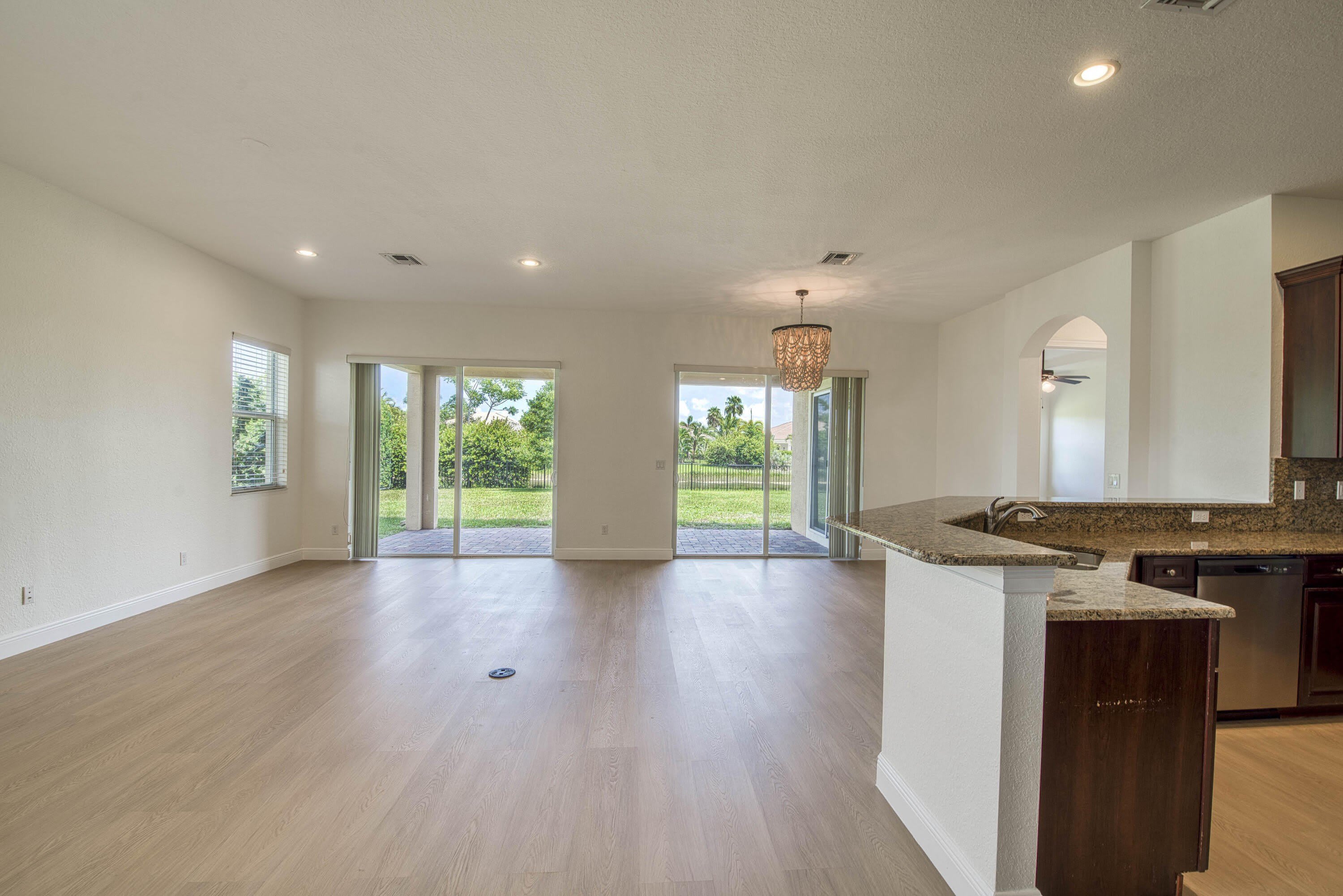 172 Manor Circle – photo 2