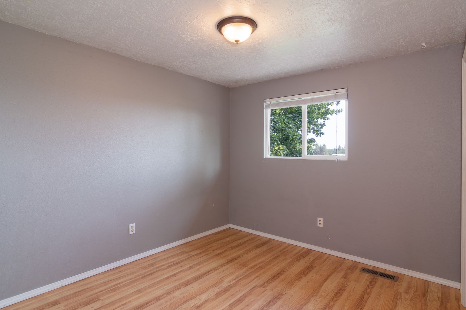 ***Coming soon July 15th***3 bedroom 2 bath next to EWU!! – photo 5