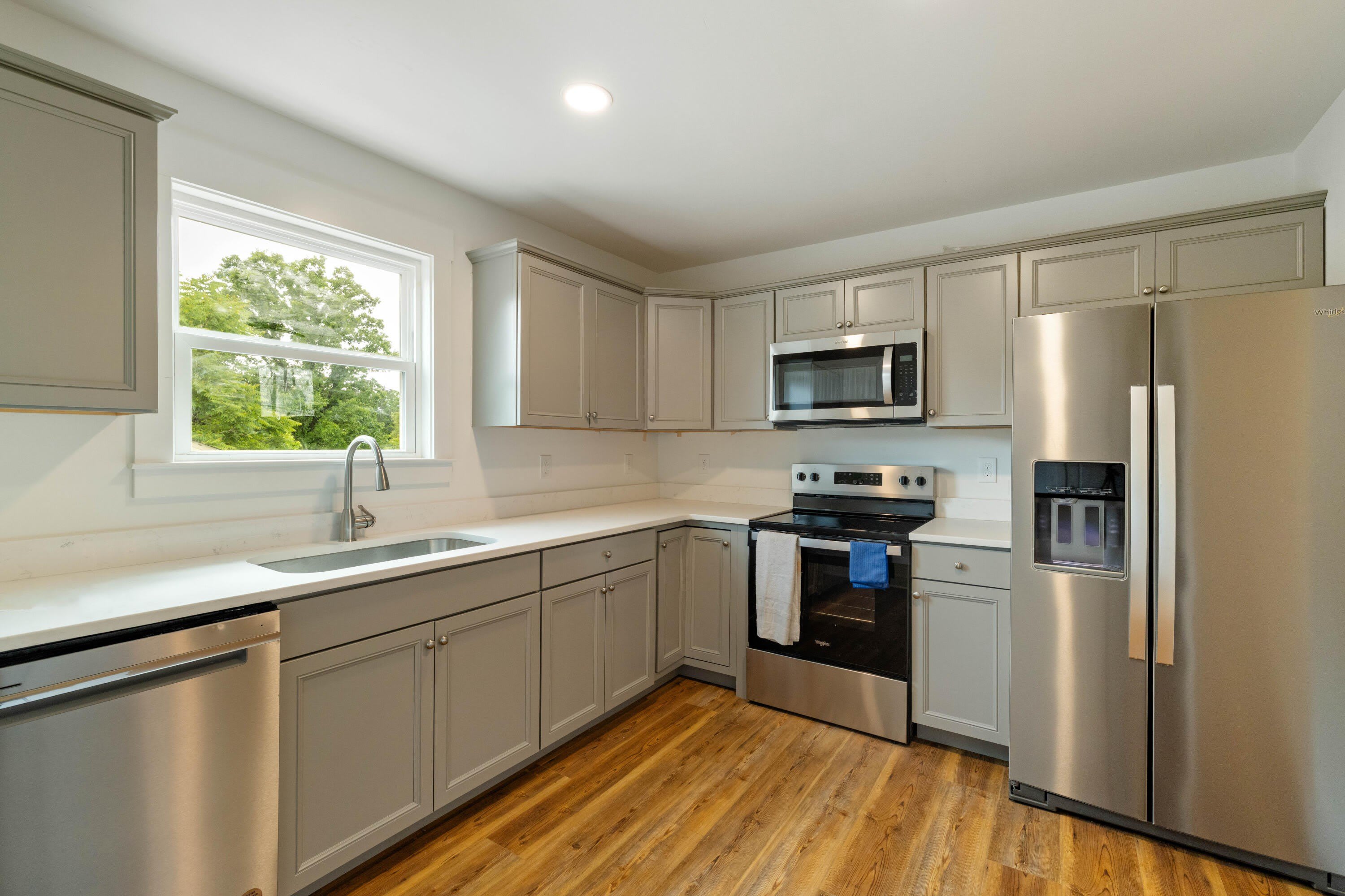 705 Hargraves Avenue – photo 4