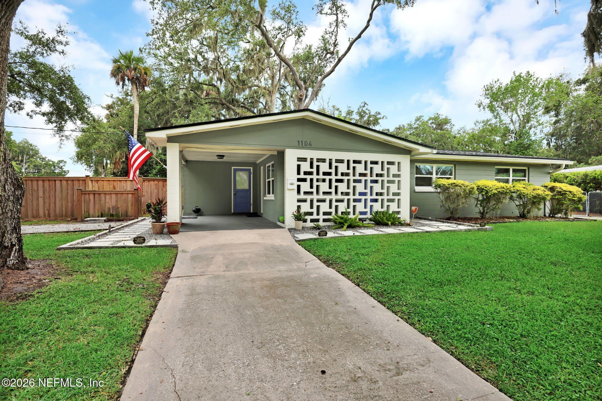 1104 BOCA GRANDE Avenue – photo 2