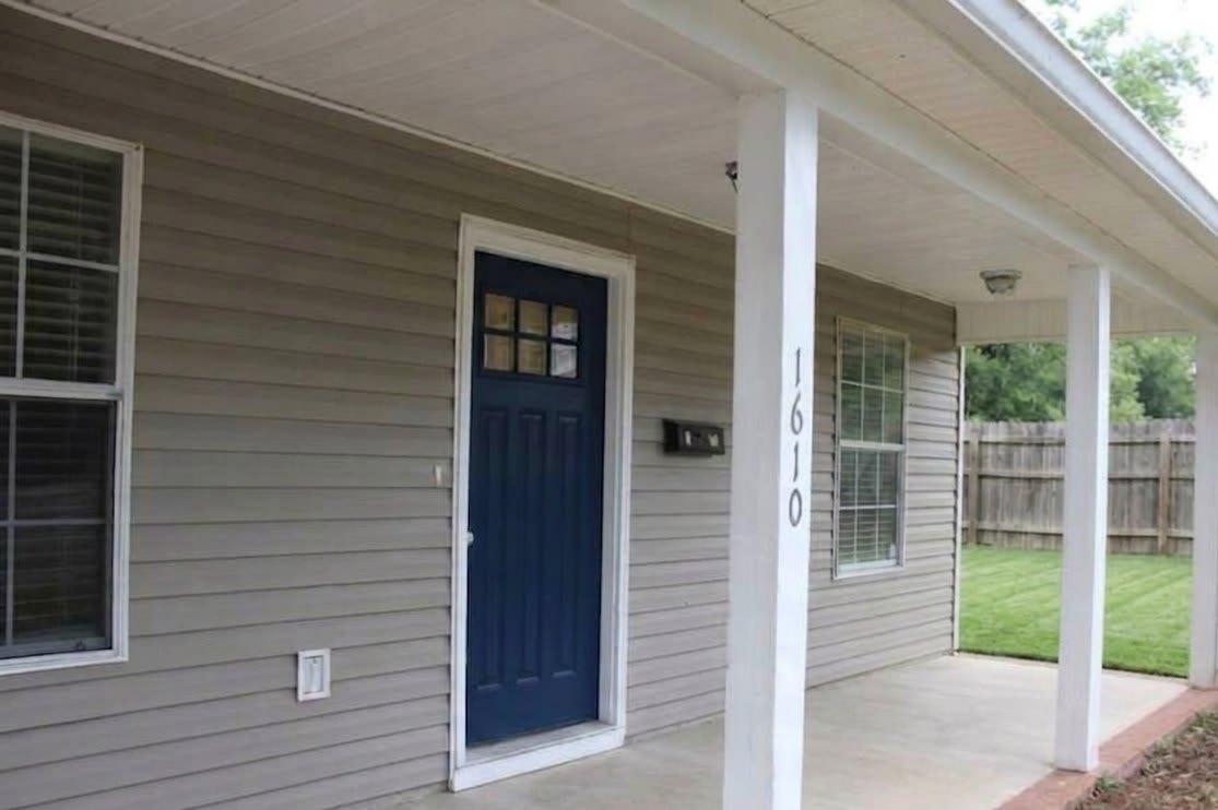 1610 Saxon Street – photo 2