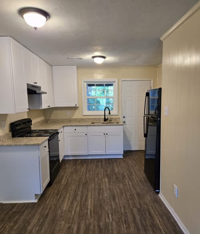 6104 Oakwood Circle Southwest – photo 4
