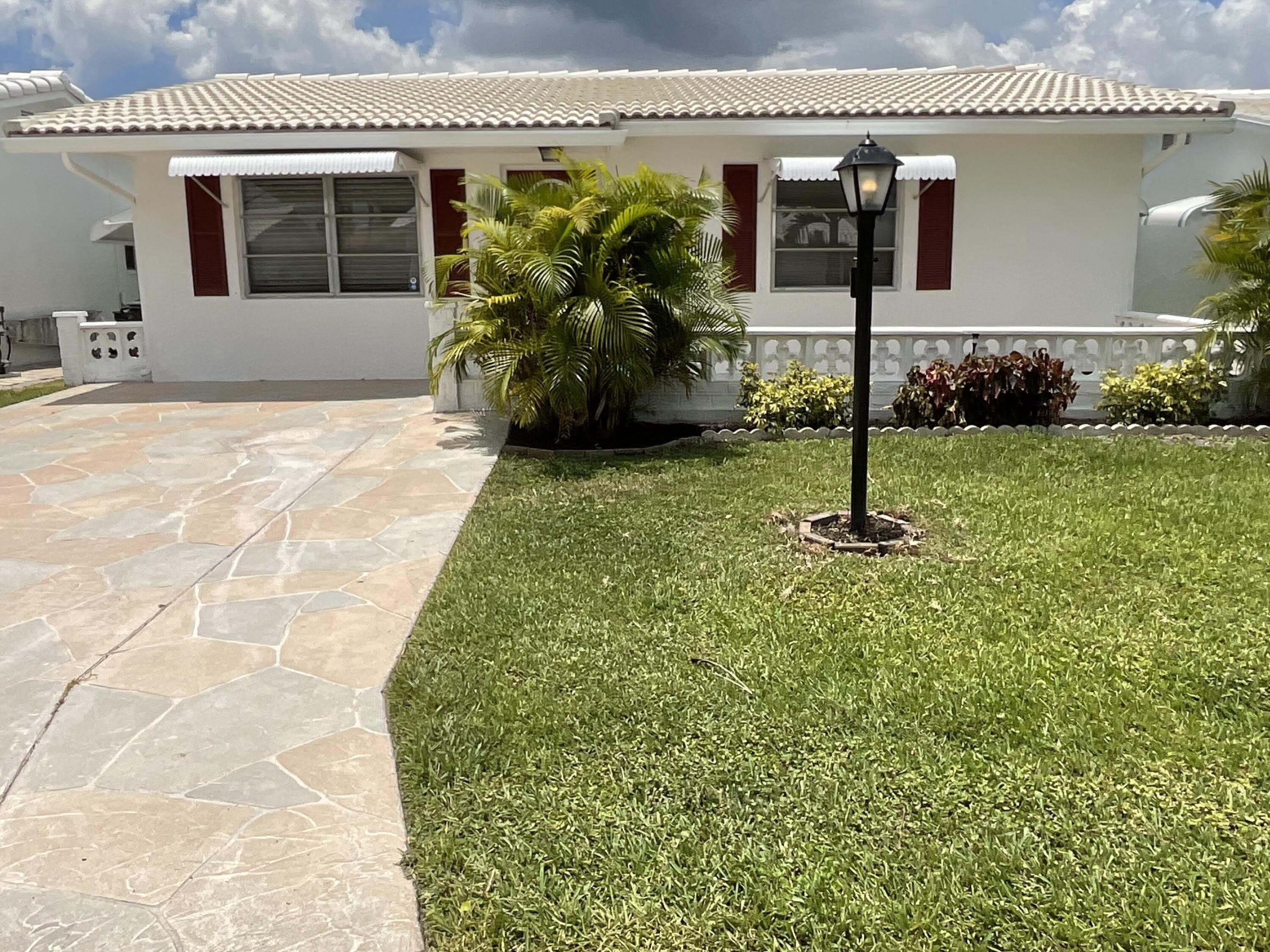 2016 SW 16th Avenue – photo 1