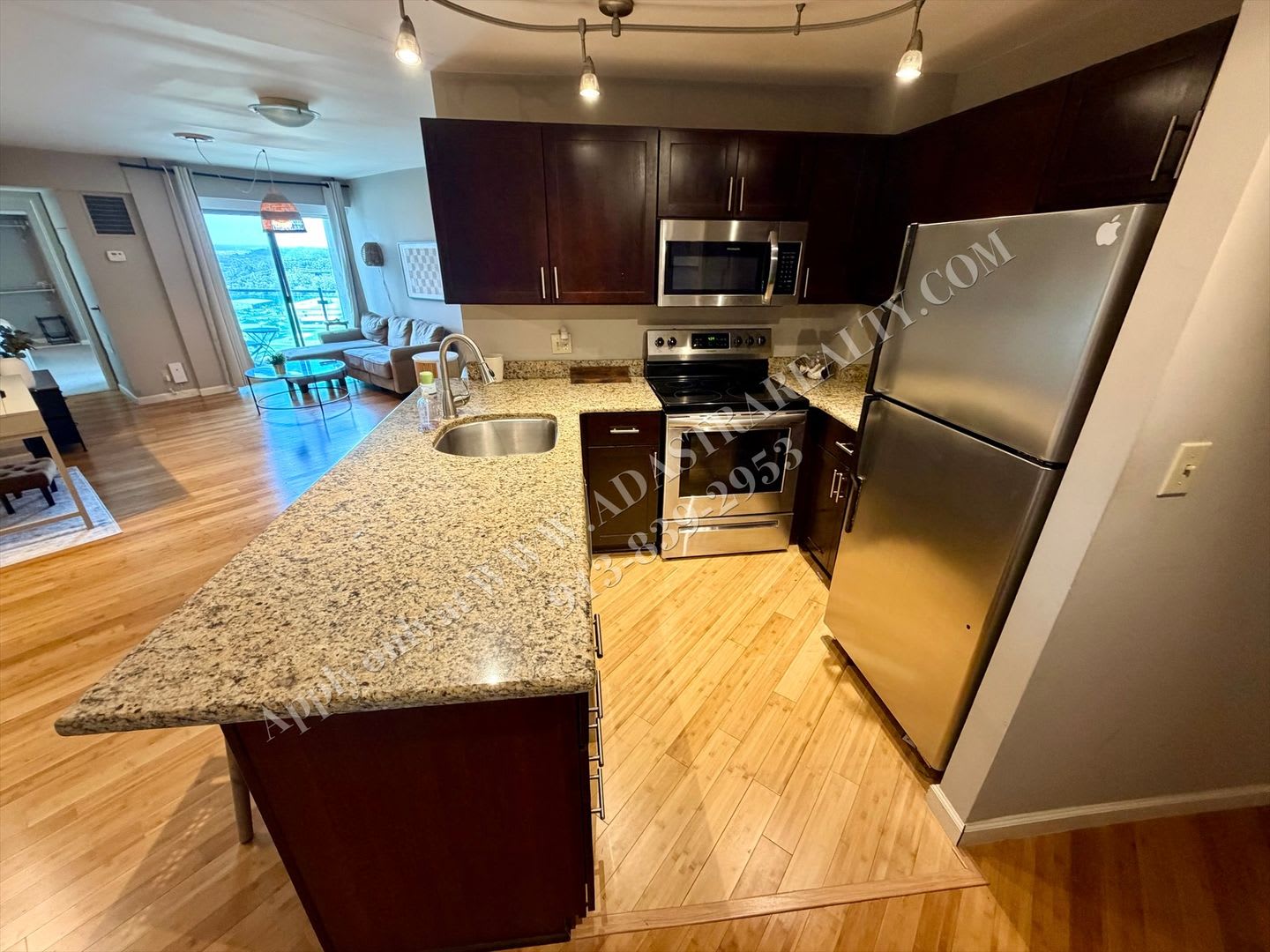 Beautiful 1 Bed 1 Bath Condo Across The Street from KU Med Campus!-Available NOW!! – photo 4