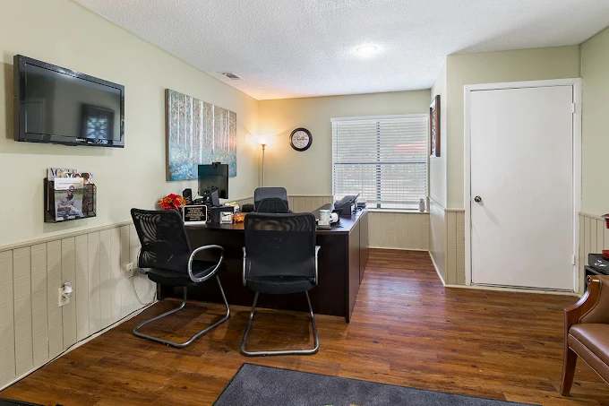 Townhouse Apartments – photo 2