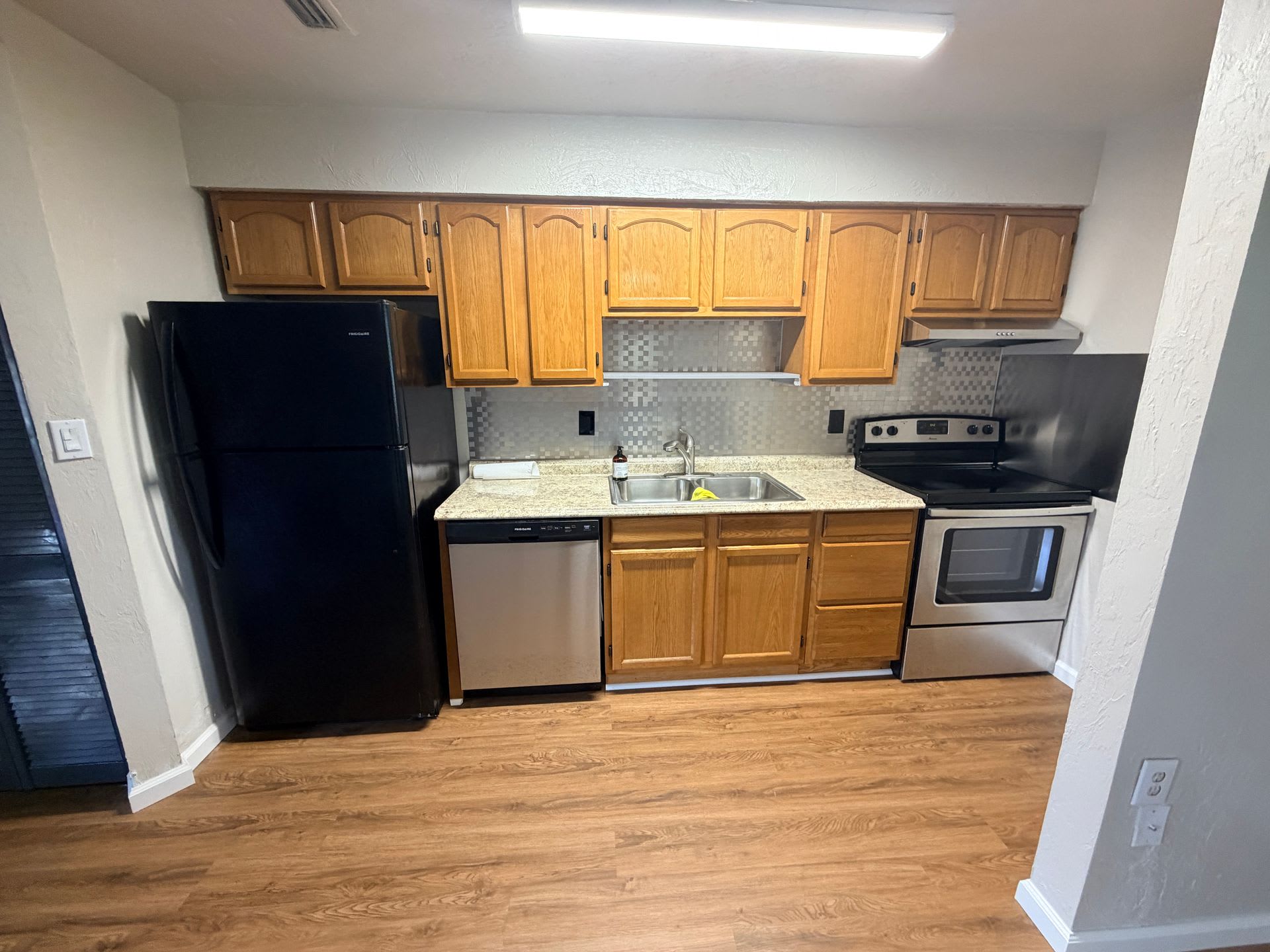 Updated 2-Bedroom Apartment – photo 4