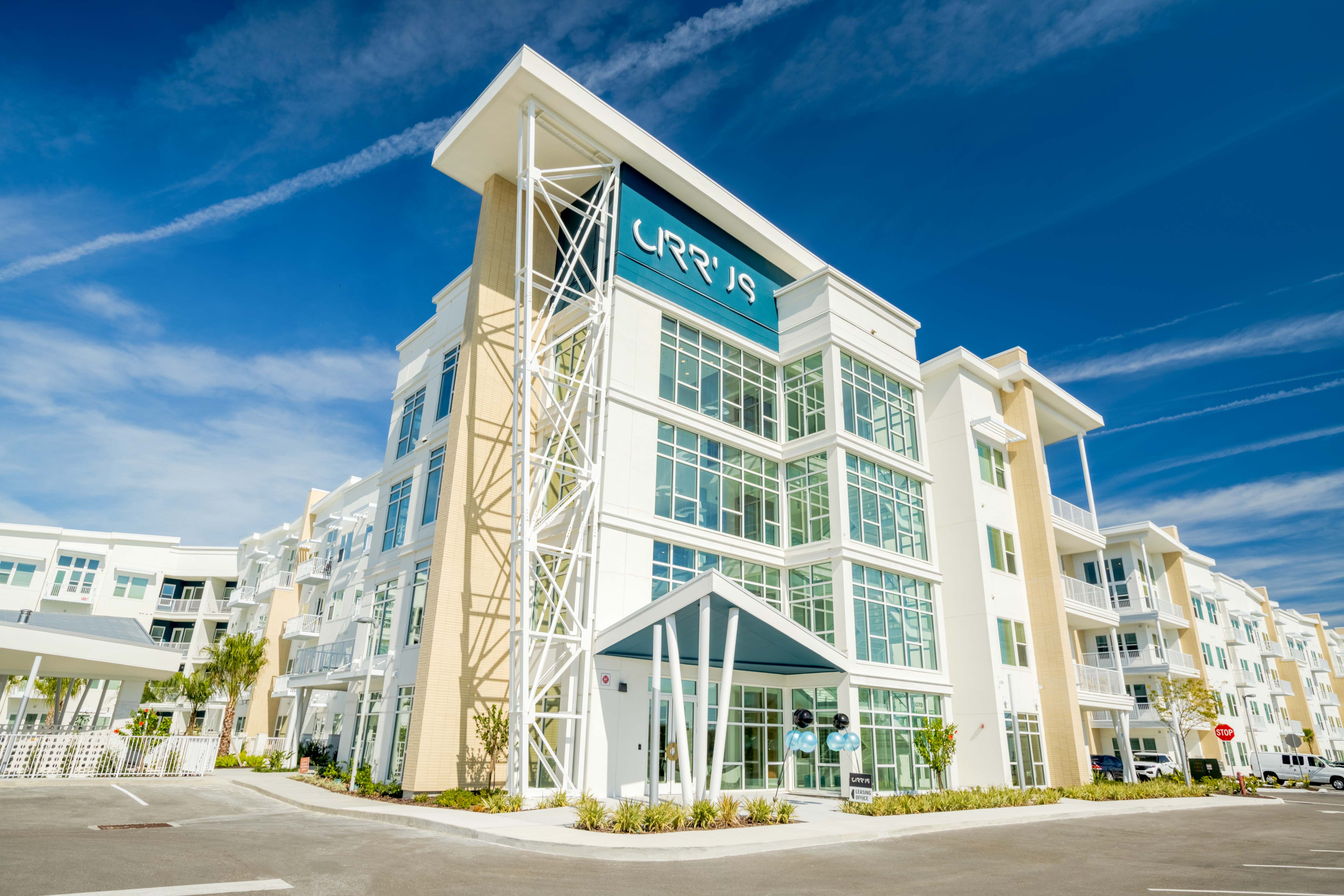 Cirrus Apartments – photo 1