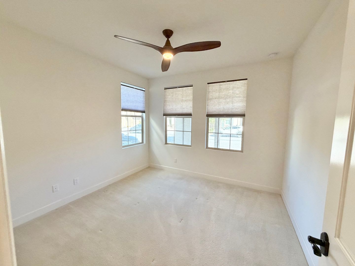 1000 Off First Month Gorgeous 4 Bed 3 Bath In The Desired Portola Springs – photo 5