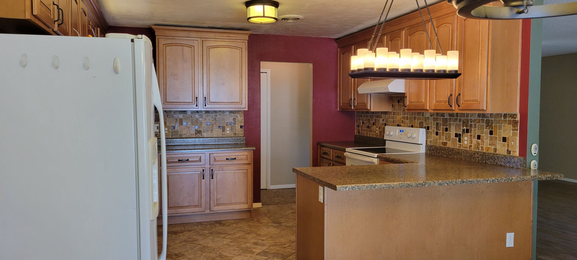 LARGE HOME ON QUIET STREET – photo 3