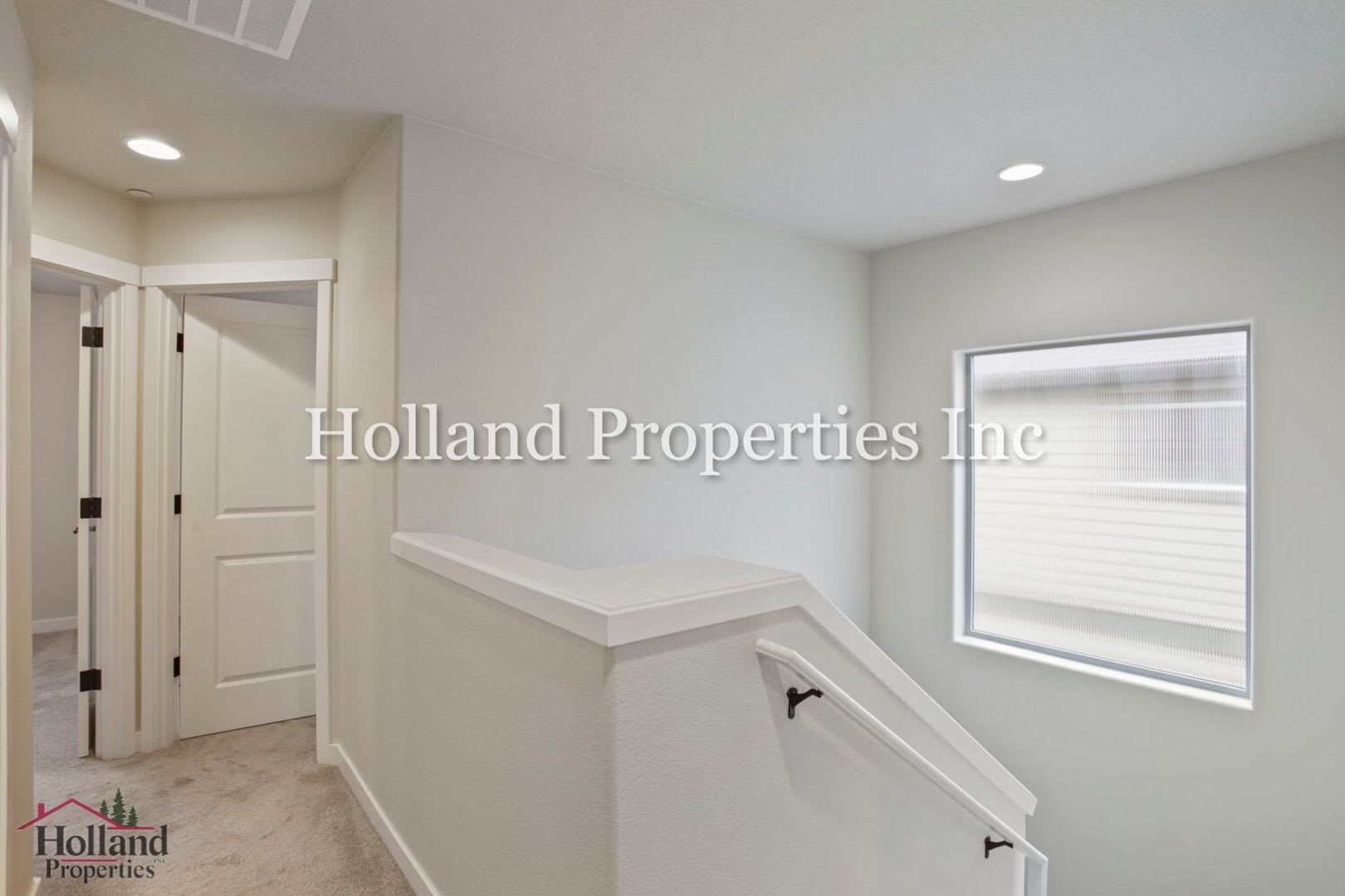 Inviting 4BR Wilsonville Home with Private Yard & Community Pool – photo 5