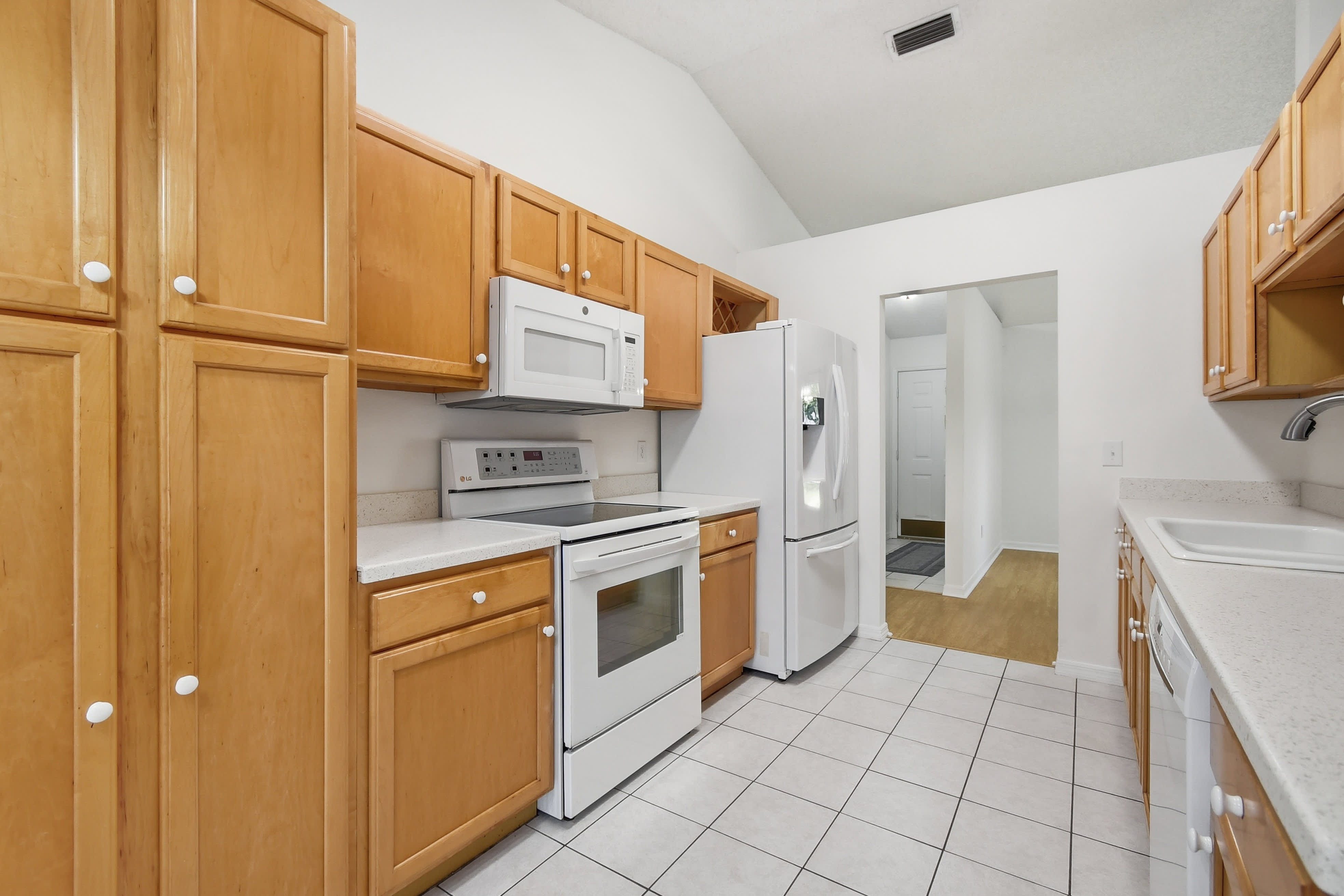 341 Shamrock Rd – photo 5