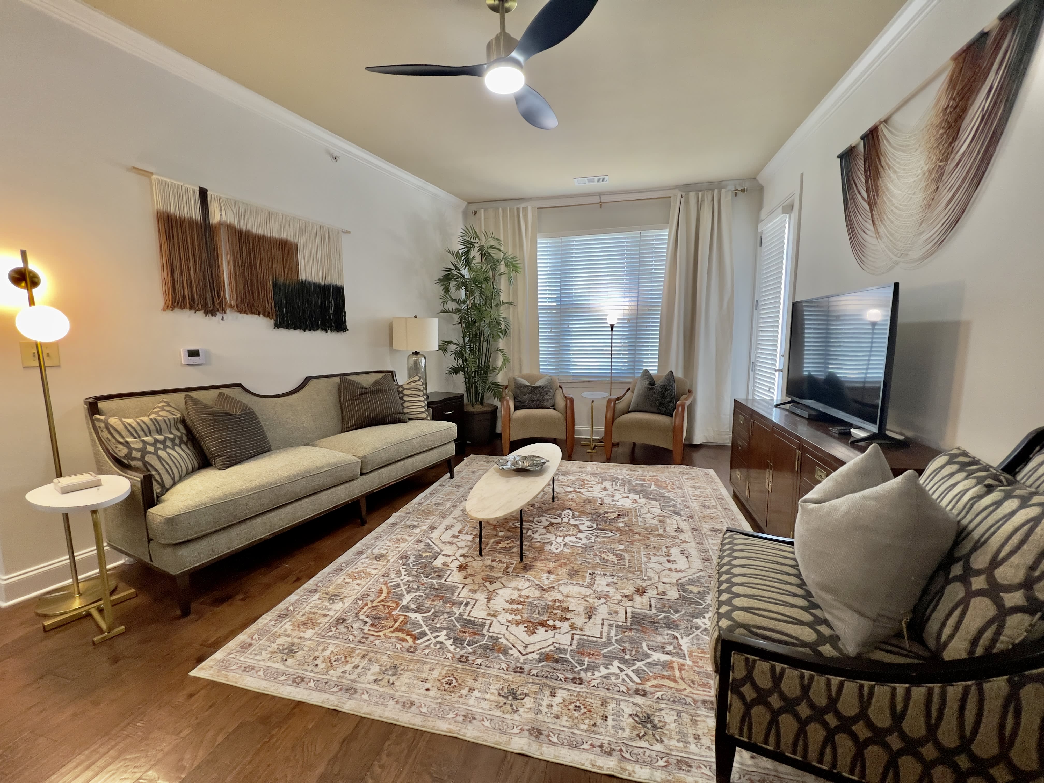 445 W Blount Ave – photo 3