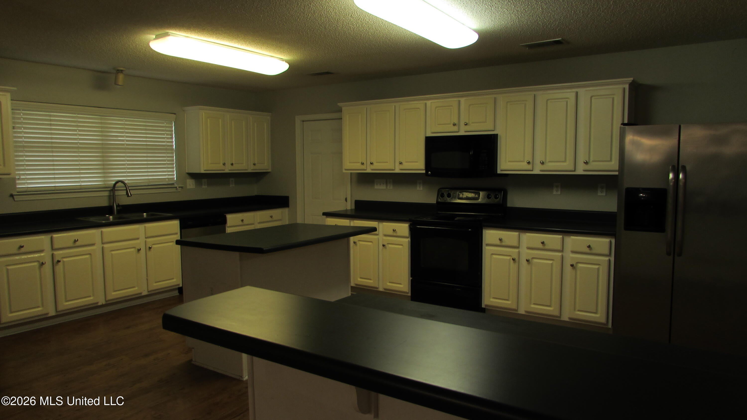 14597 S Bruce Cove – photo 2