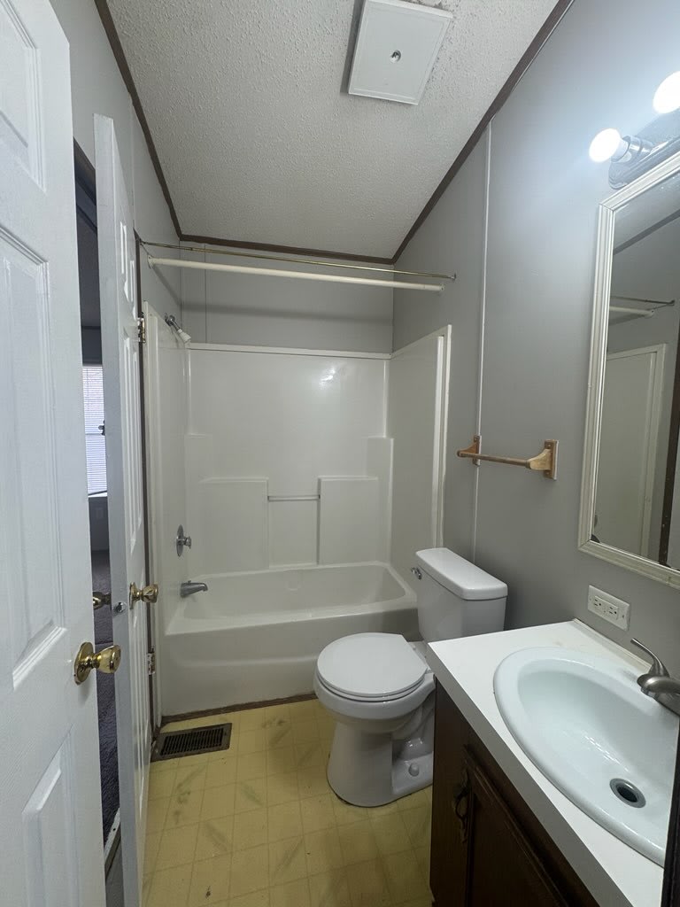 142 Oak Street – photo 5