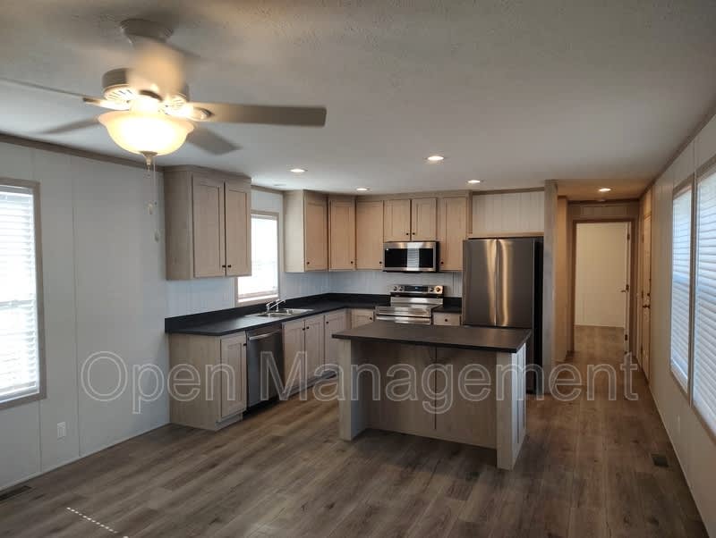 48 Marcus Drive – photo 5