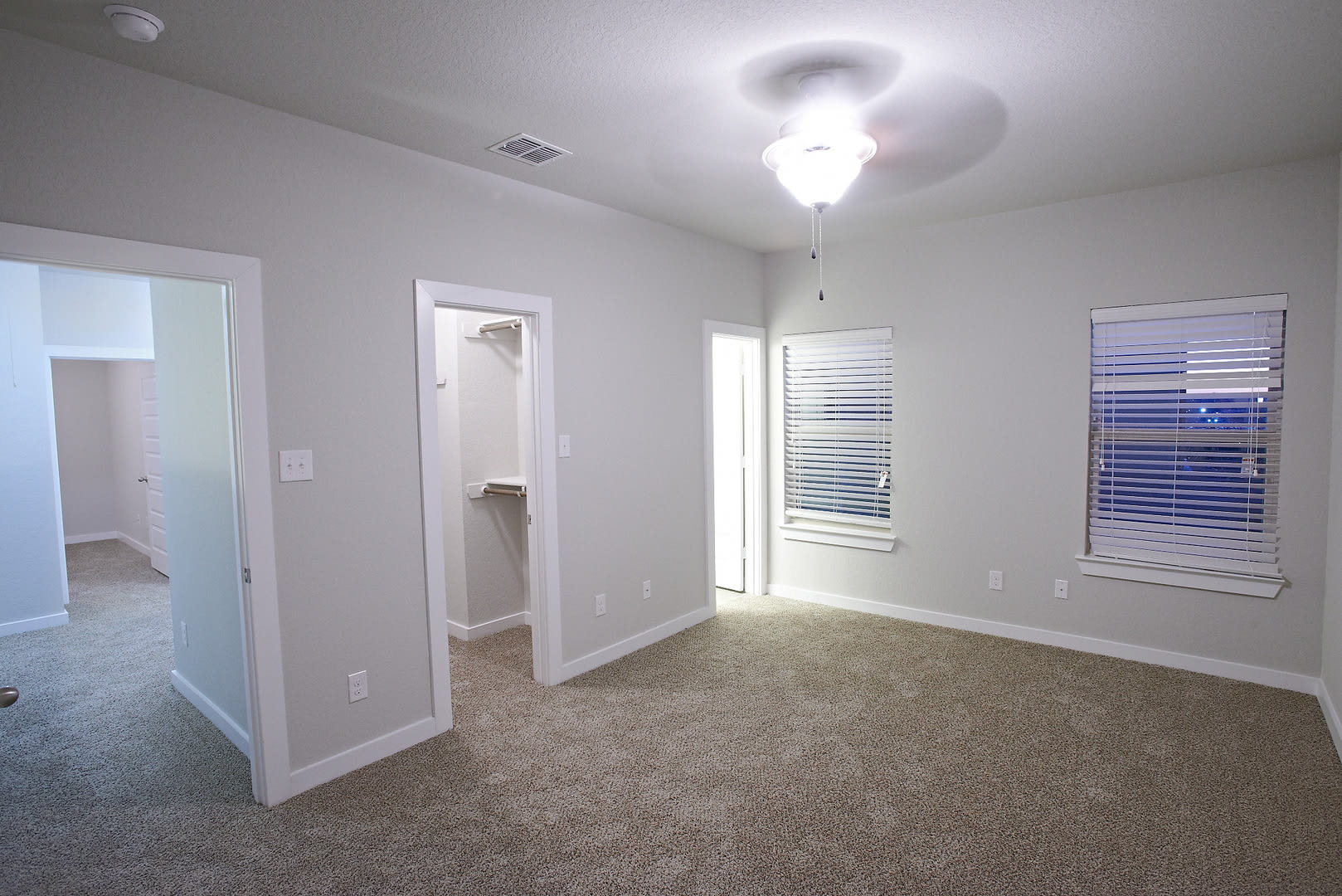 Luxury 3 Bedroom Townhome Located Near South Texas Medical Center, San Antonio, Texas! – photo 5