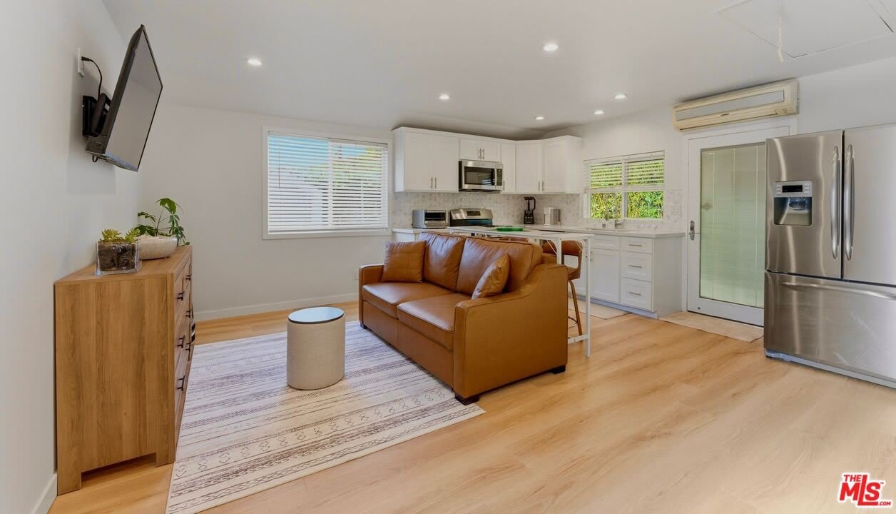 132 N CARSON Rd – photo 5