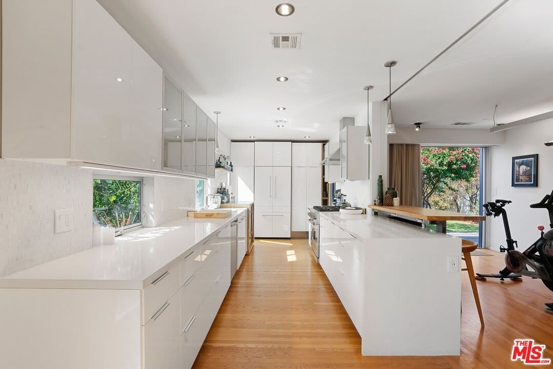 1666 S Curson Ave – photo 4