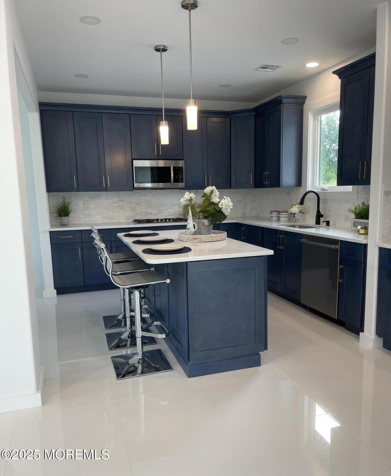 297 Lockwood Avenue – photo 2