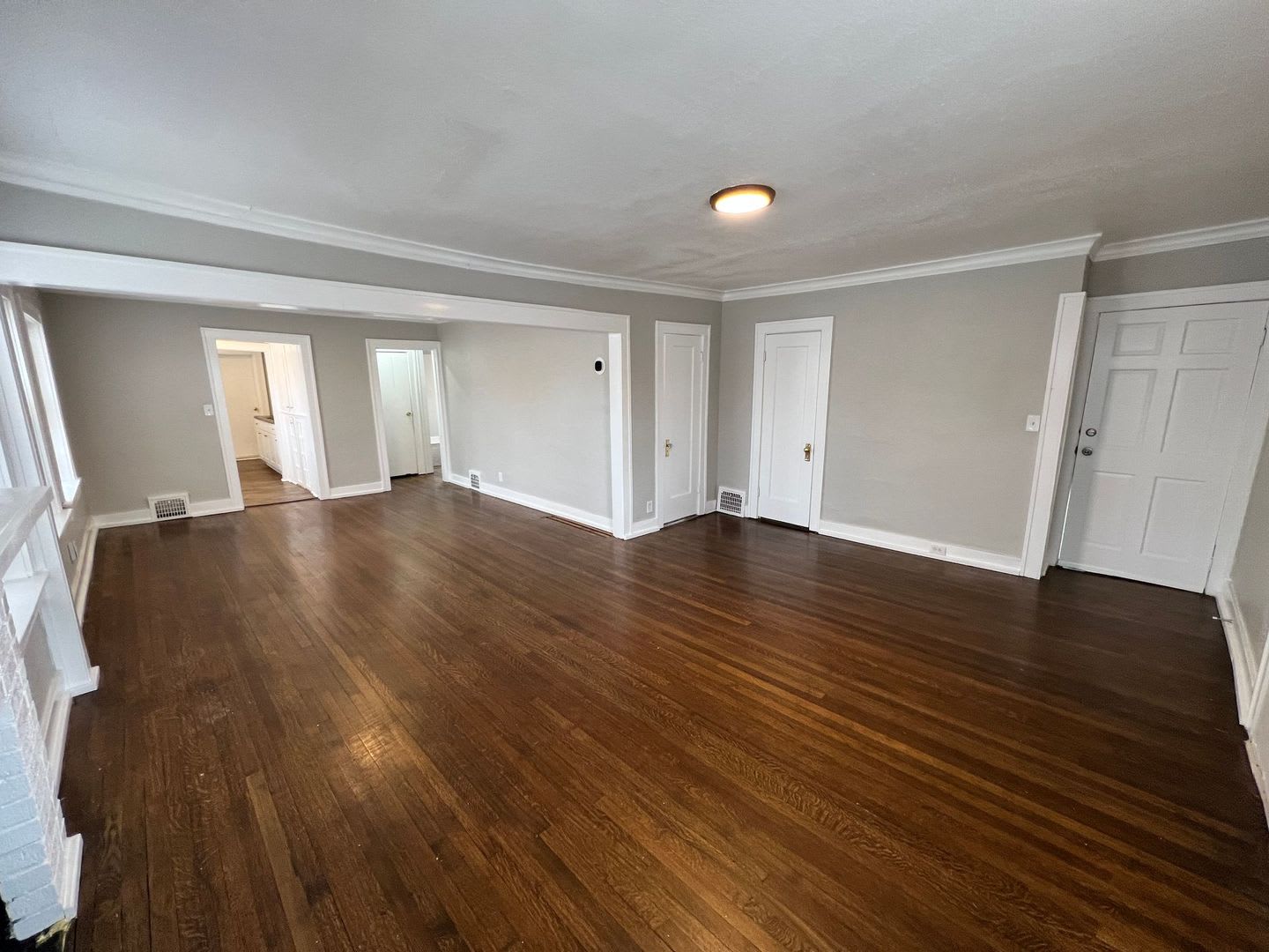 Upstairs 2-Bed, 1.5-Bath Duplex – photo 3