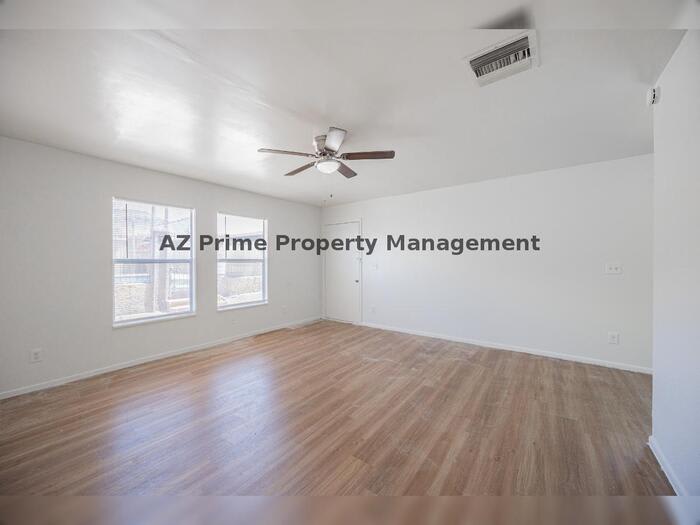 925 West Peoria Avenue – photo 5