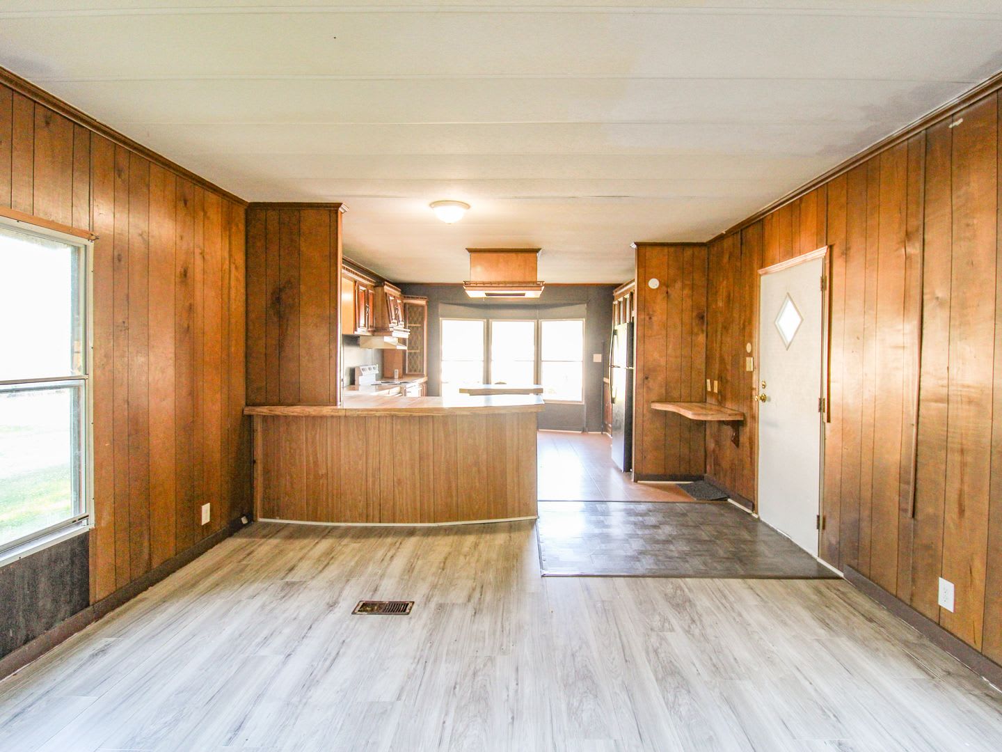 Convenient Pulaski Location – Lawn Care Included! – photo 4