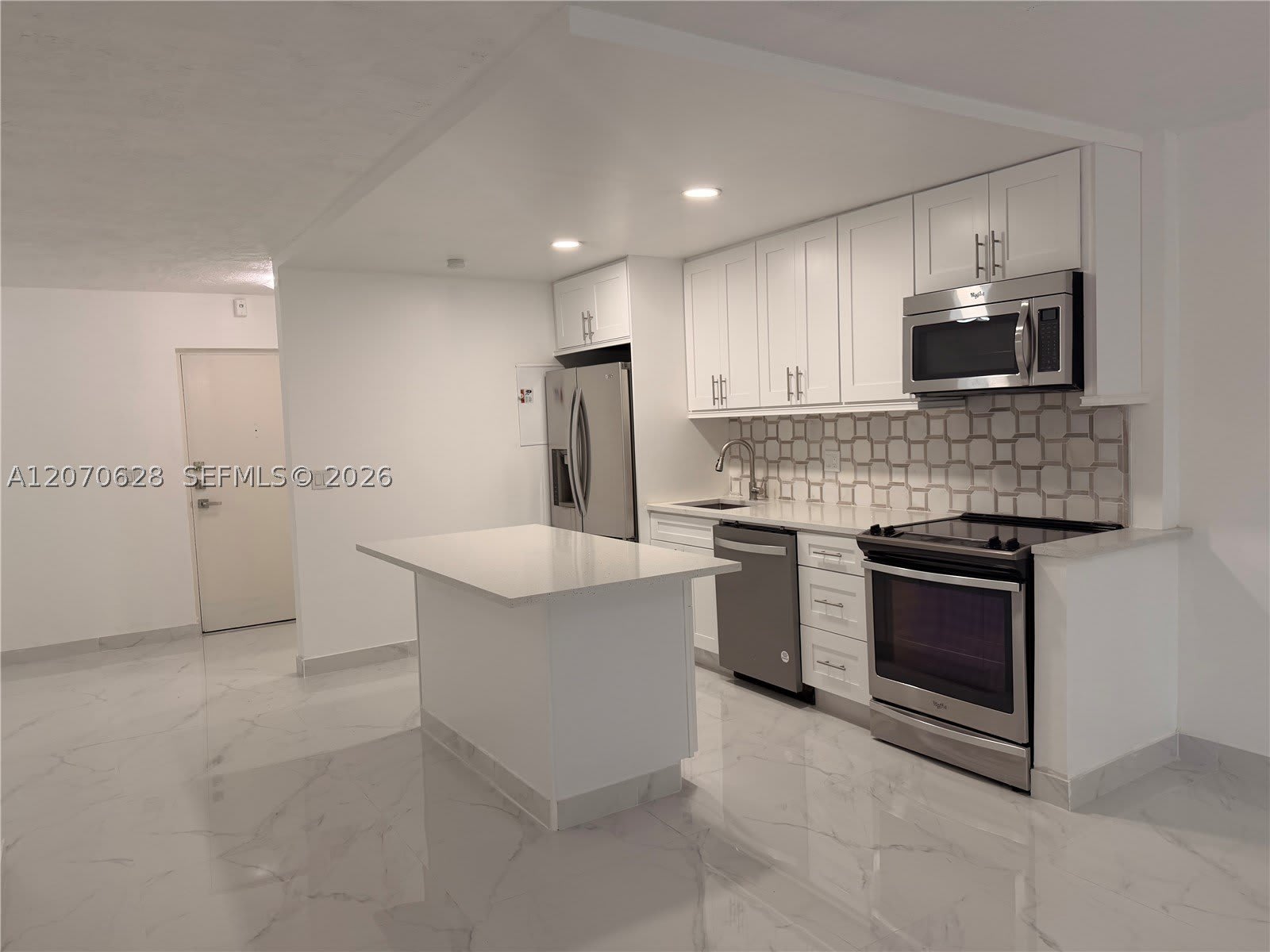 7000 NW 17th St – photo 4