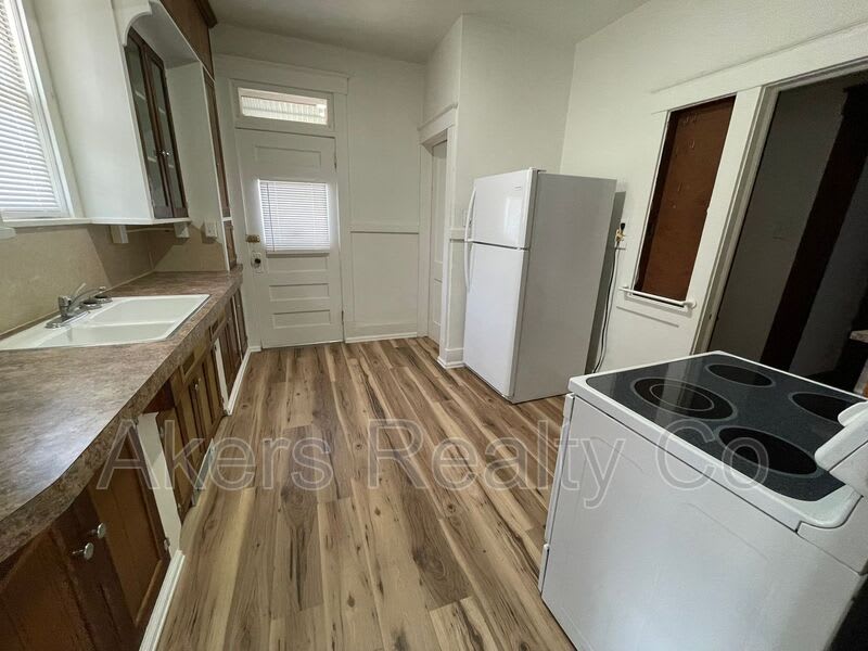1124 Lake Ave – photo 5