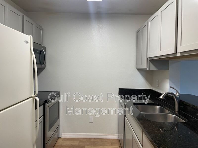 4028 Crockers Lake Blvd – photo 3