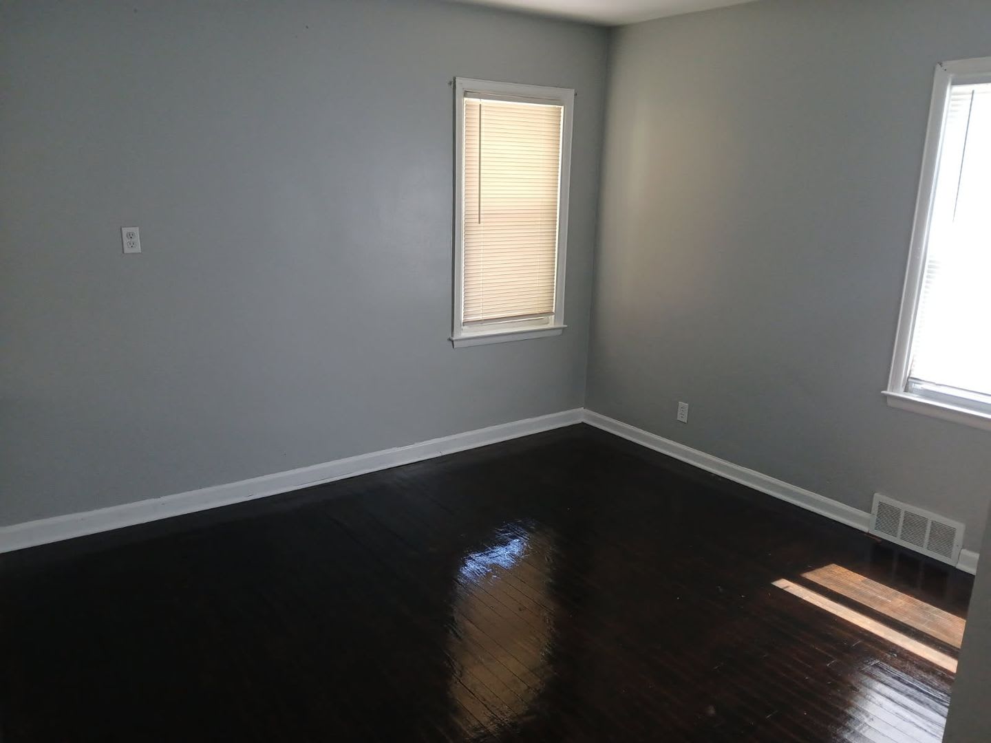 19012 KINGSVILLE-3 BED & 1.5 BATH FOR RENT! – photo 4
