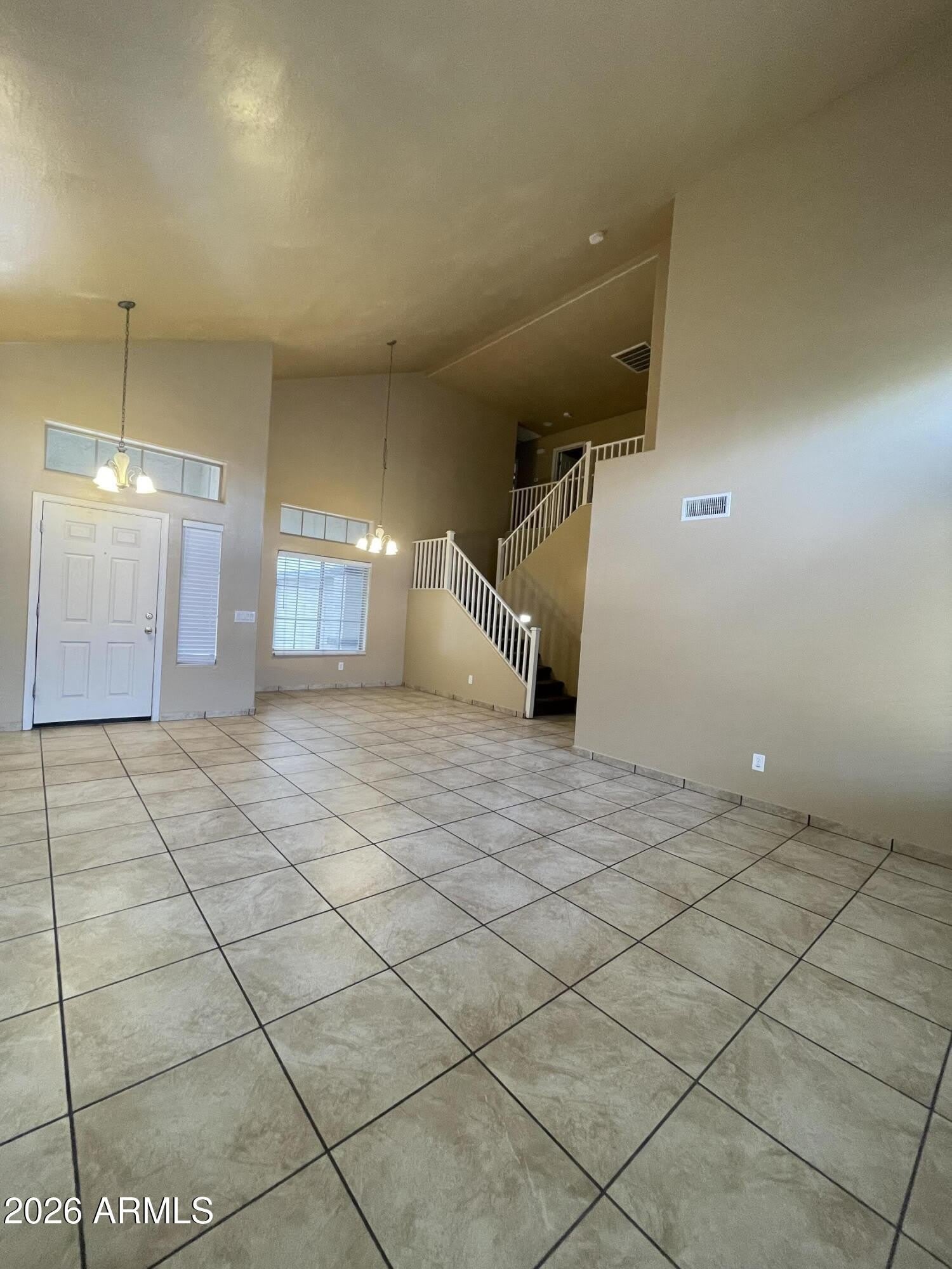 1466 E HOLIDAY Drive – photo 3