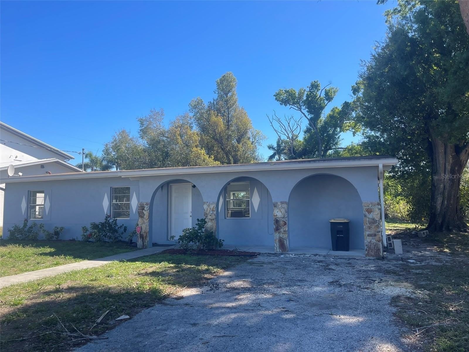525 E HELEN Avenue – photo 4