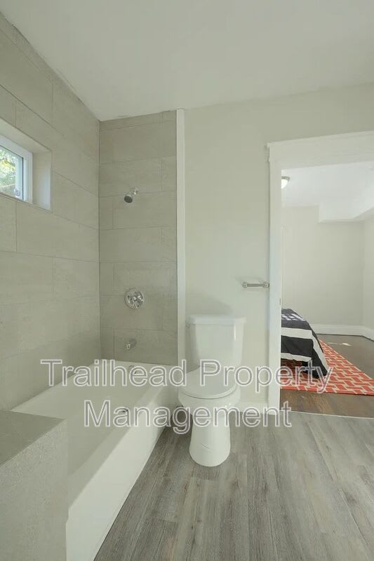 1218 Brush Creek Blvd – photo 2