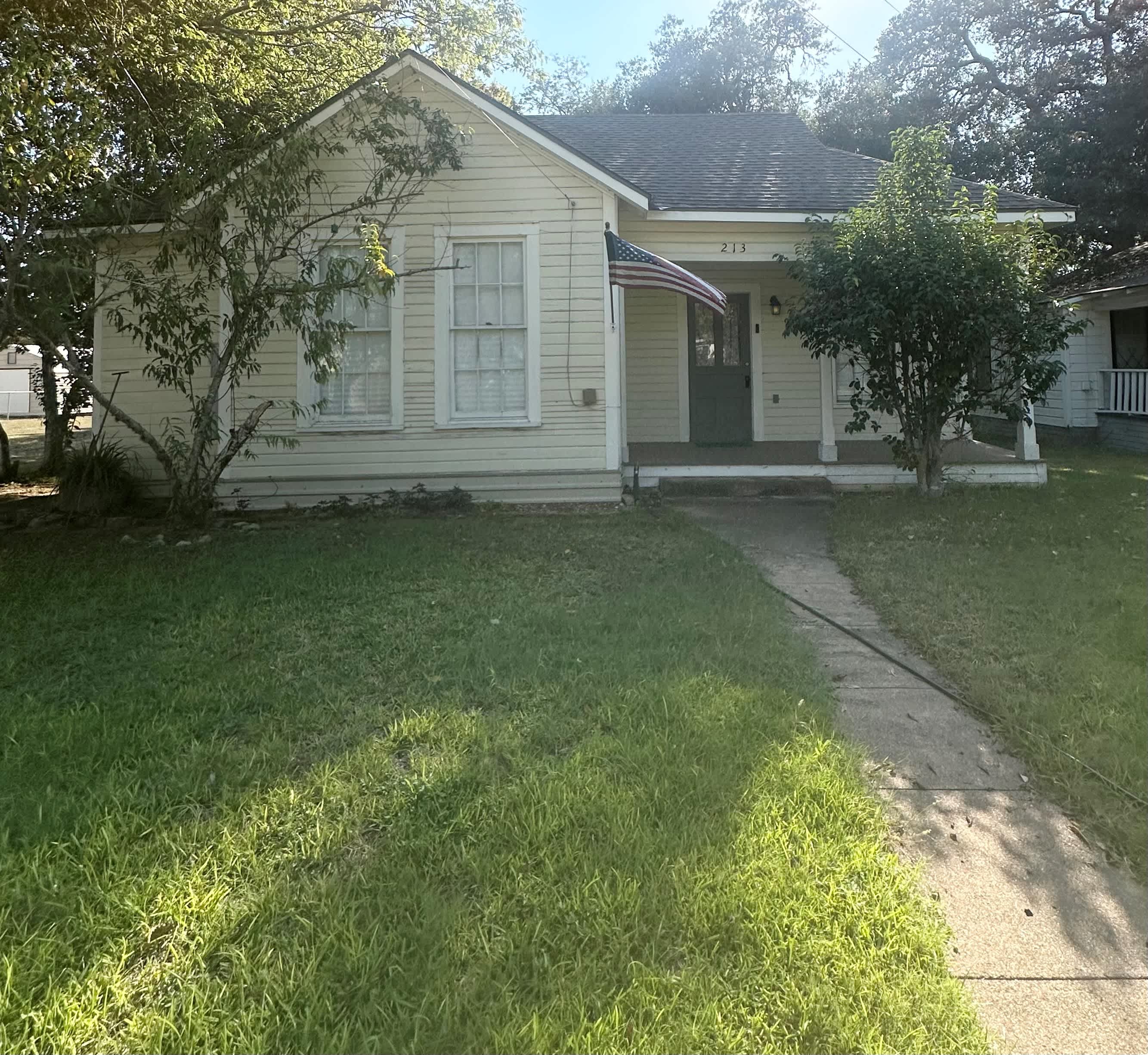 213 North Brazos Street – photo 1