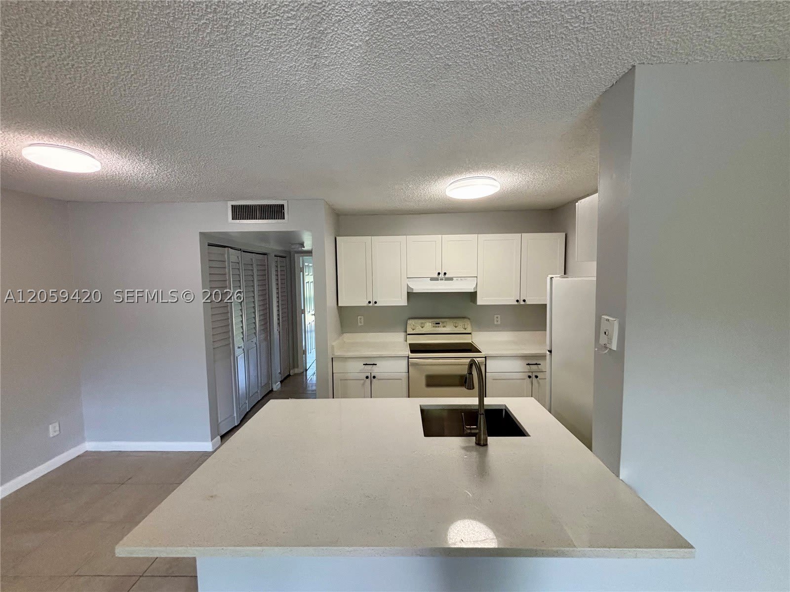 1822 W Meadows Cir – photo 4