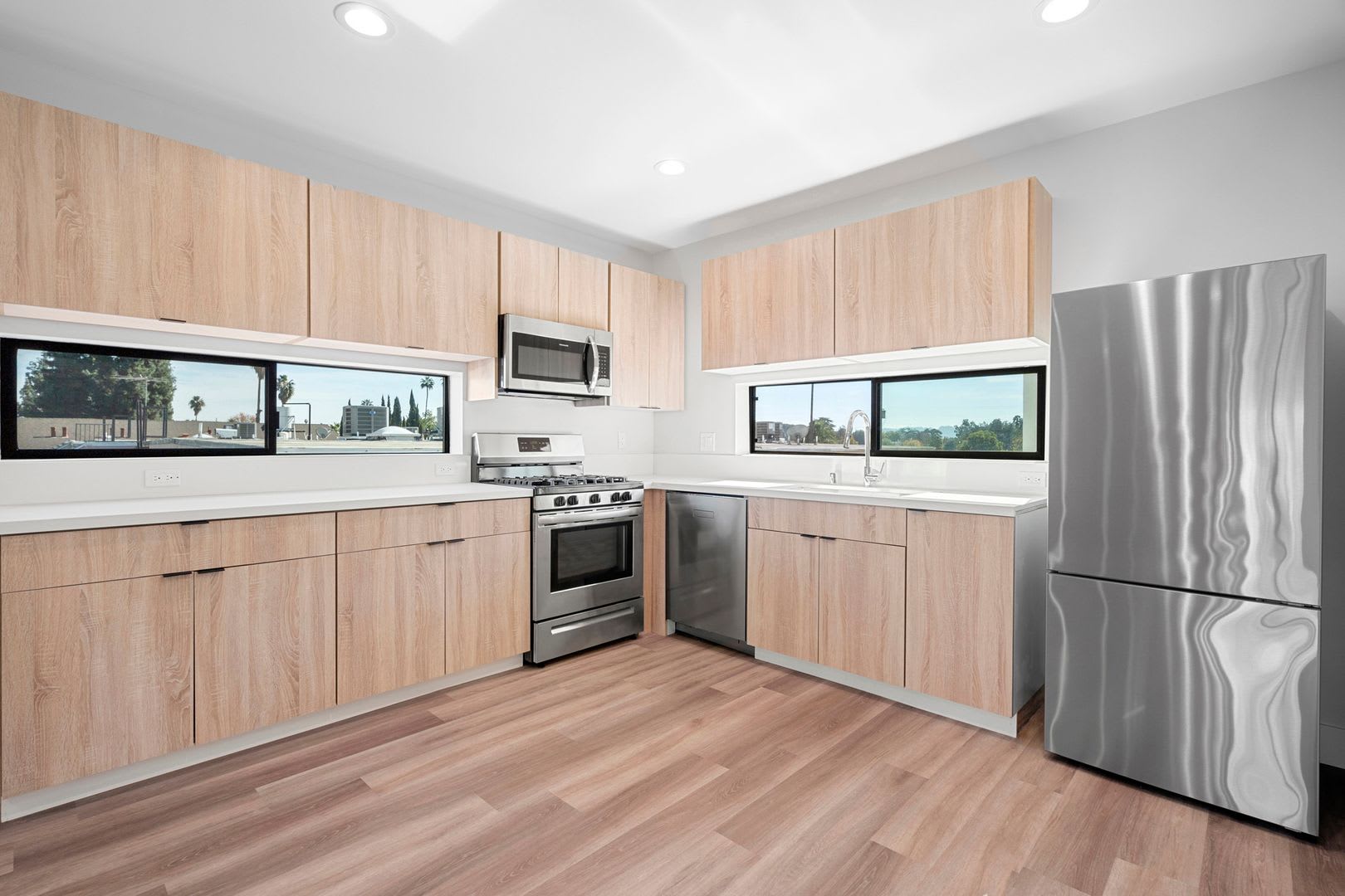 14802 Vanowen Street – photo 2