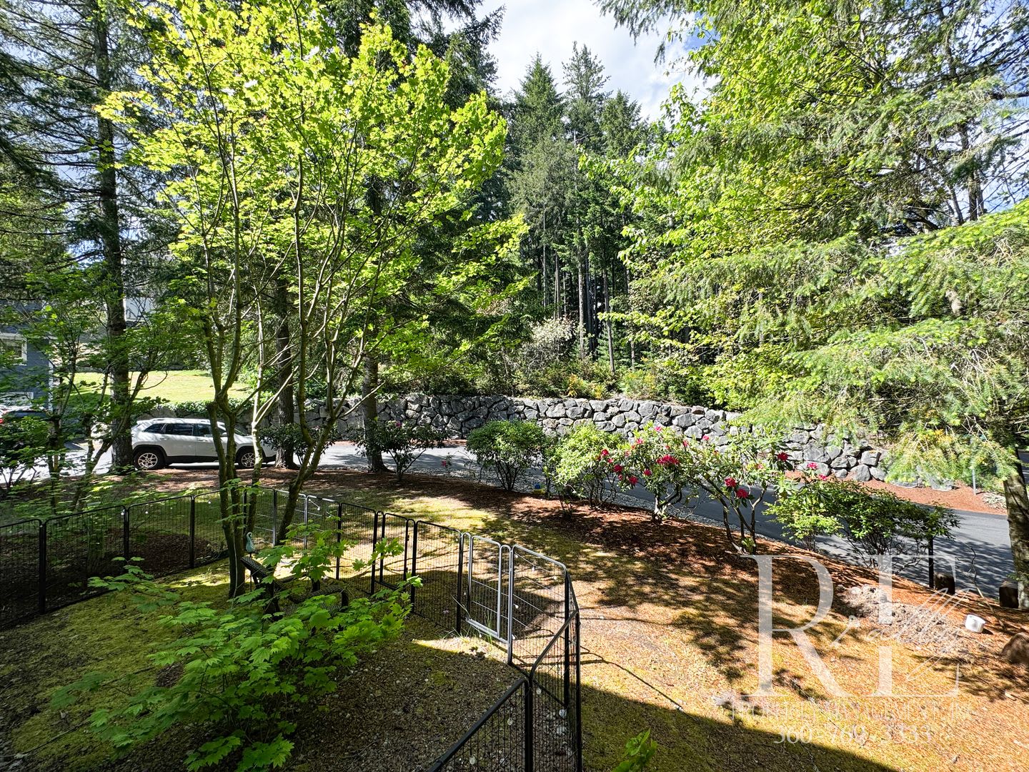 Townhome Convenience with the Feel of a Private Home – photo 4
