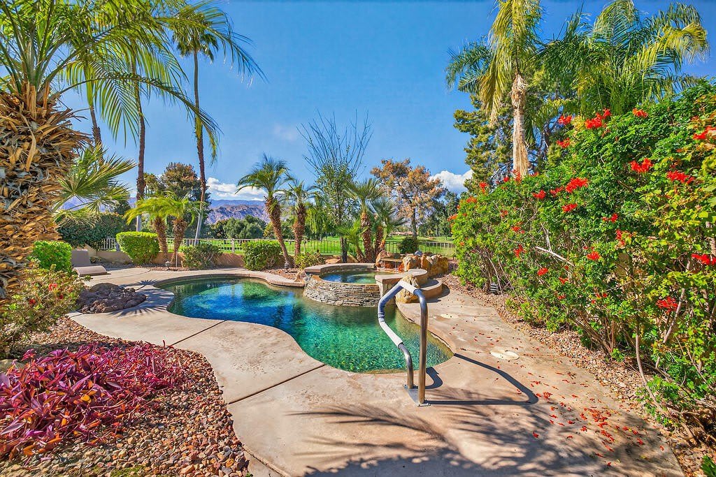 128 Kavenish Drive – photo 5