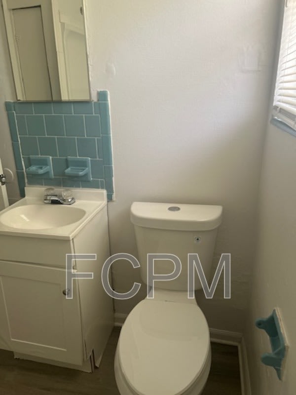 1064 Huron St – photo 2