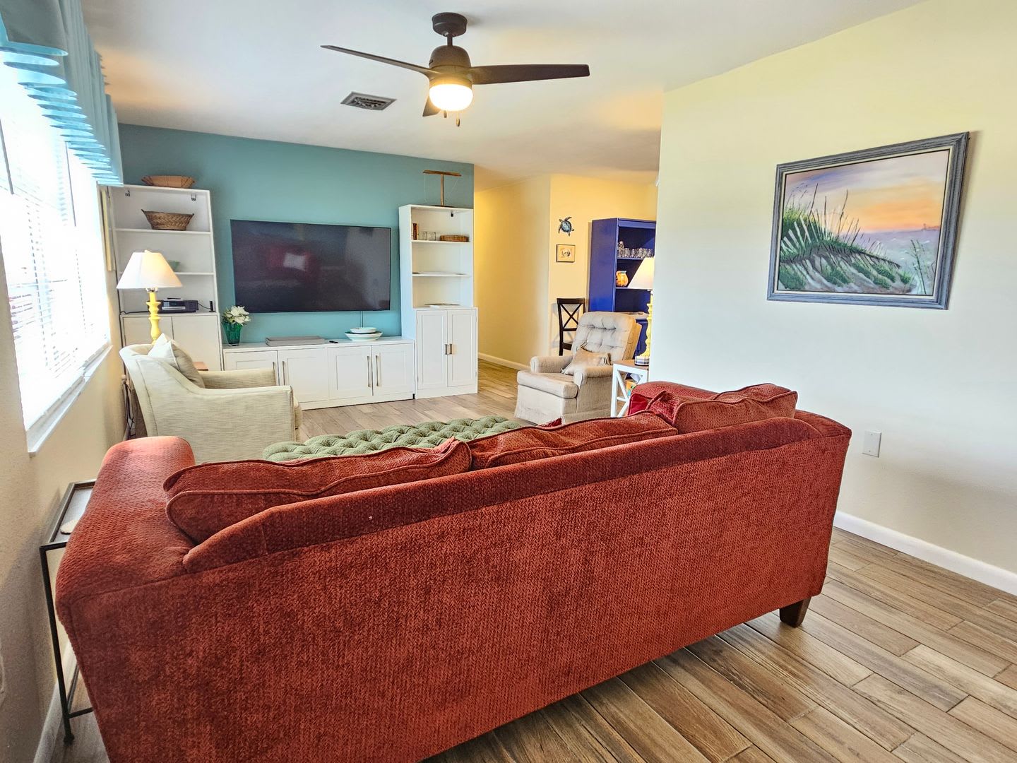 Seasonal Short-Term Pet Friendly 3 Bedroom 2 Bathroom Home in Venice East! – photo 2