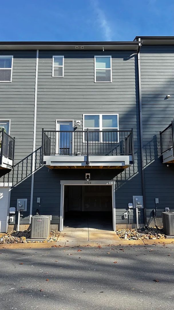 Room in 3 Bedroom Home at Levy Wy – photo 2