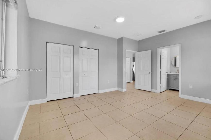 1839 NW 74th Ter – photo 2