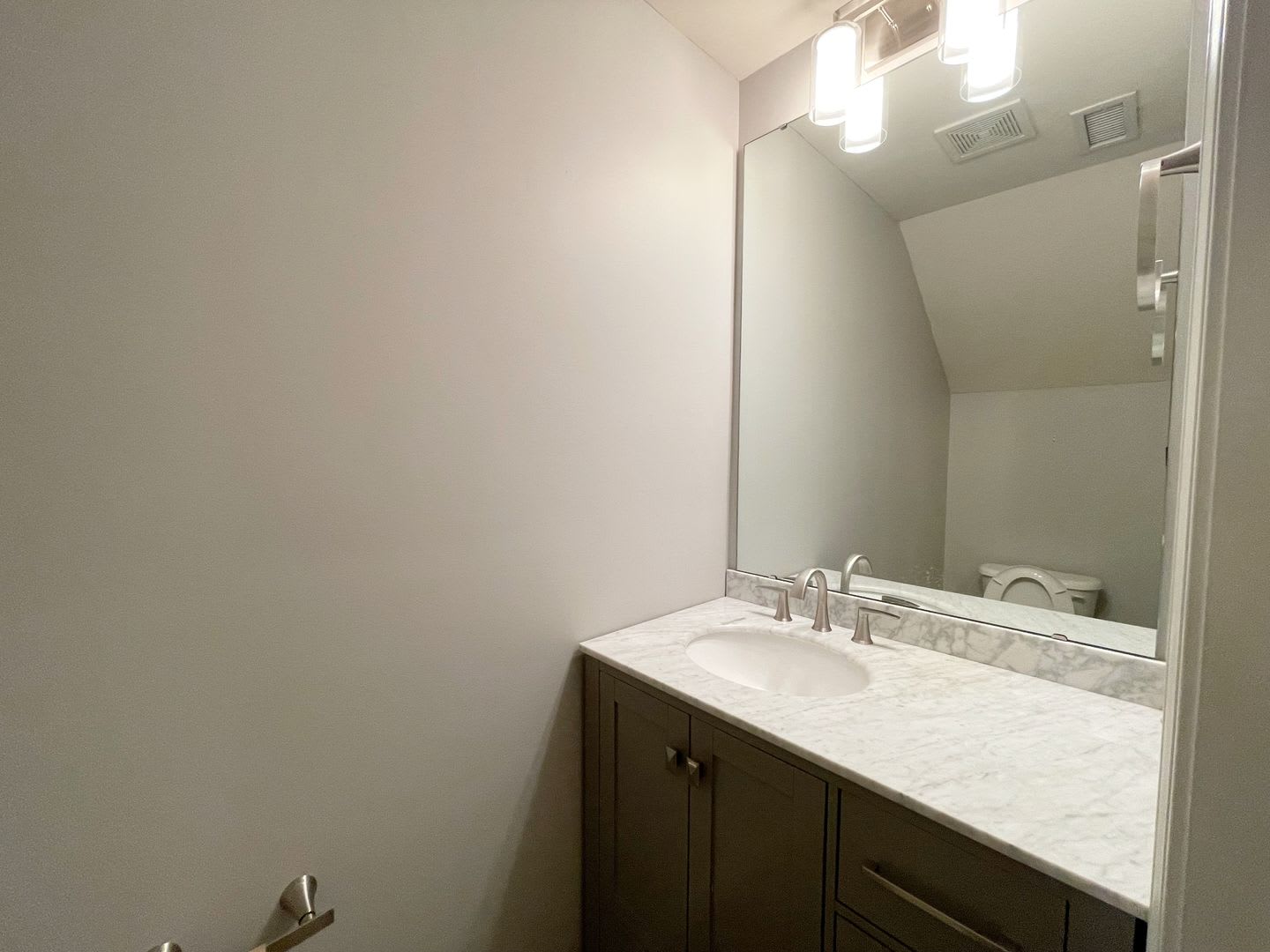 South Park Townhome For Immediate Move In – photo 4