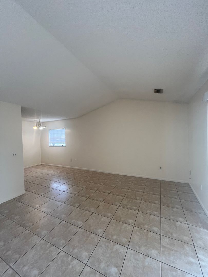2 Bedroom 1 Bath And 1 Car Garage Cute Duplex – photo 2