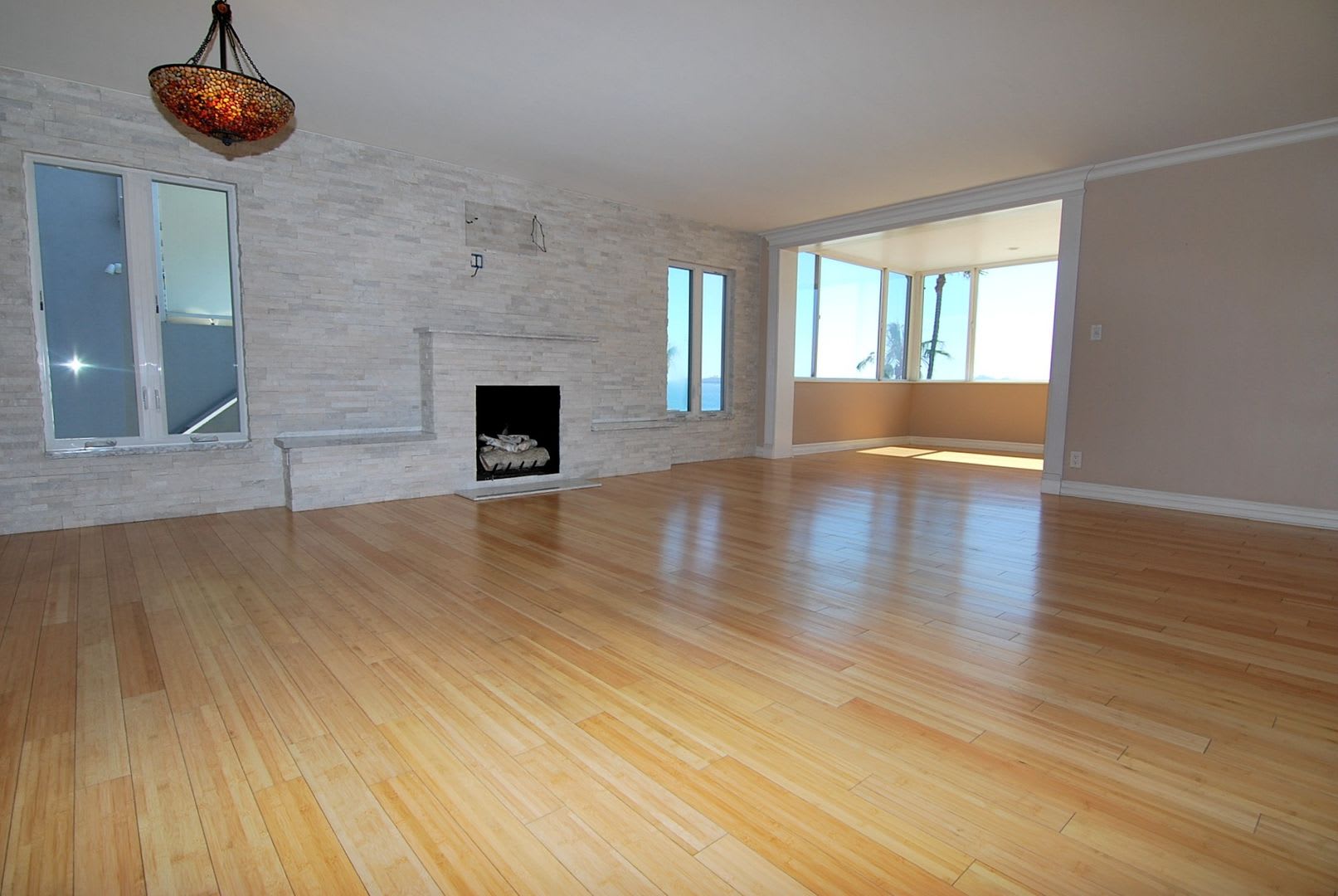 Ocean Views, High End Appliances and Large Deck with Beach Access – photo 3