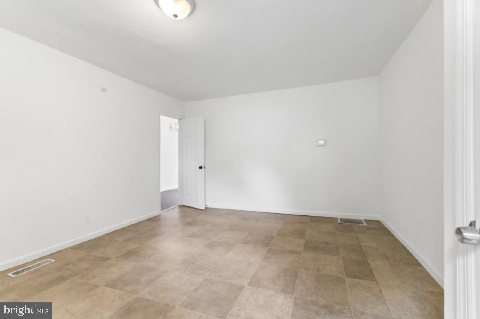 211 BROAD Street – photo 4