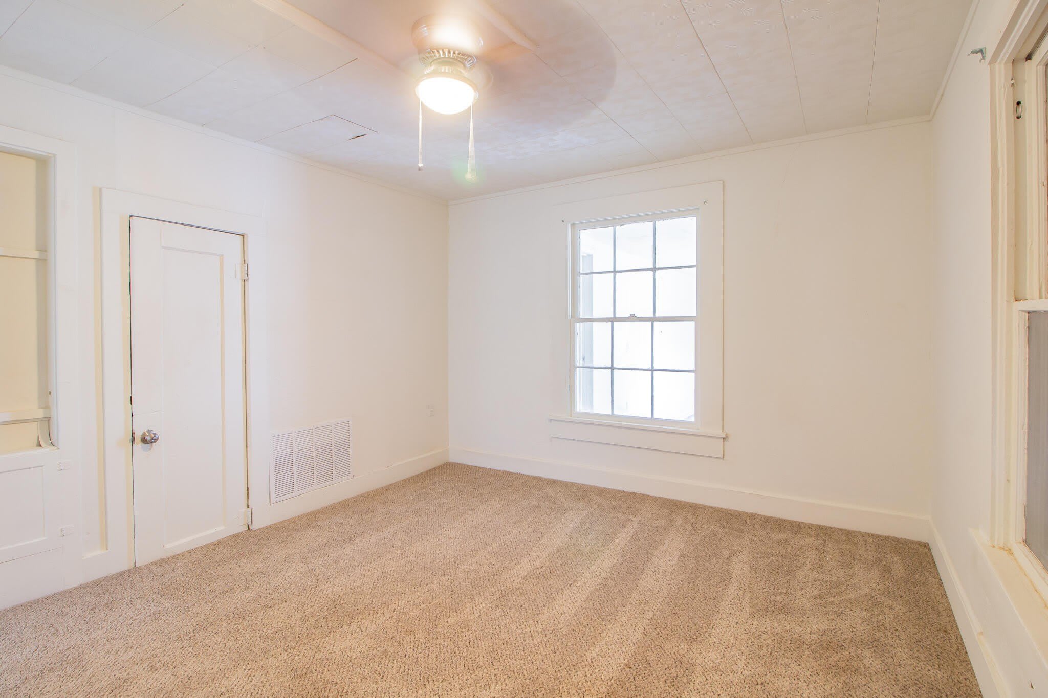 305 E Lubbock Street – photo 4