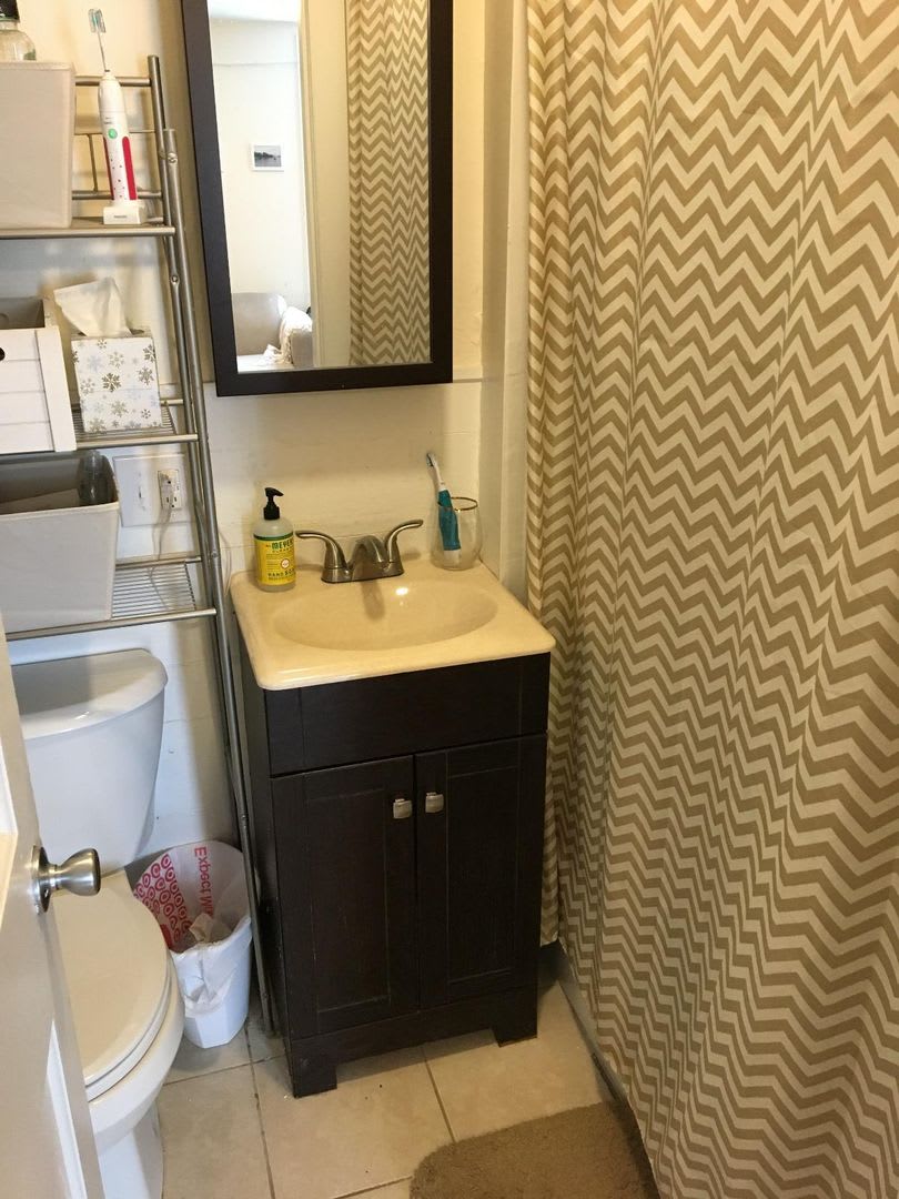 Nicely updated 3 bed with in-unit laundry in Brookline Village! – photo 5